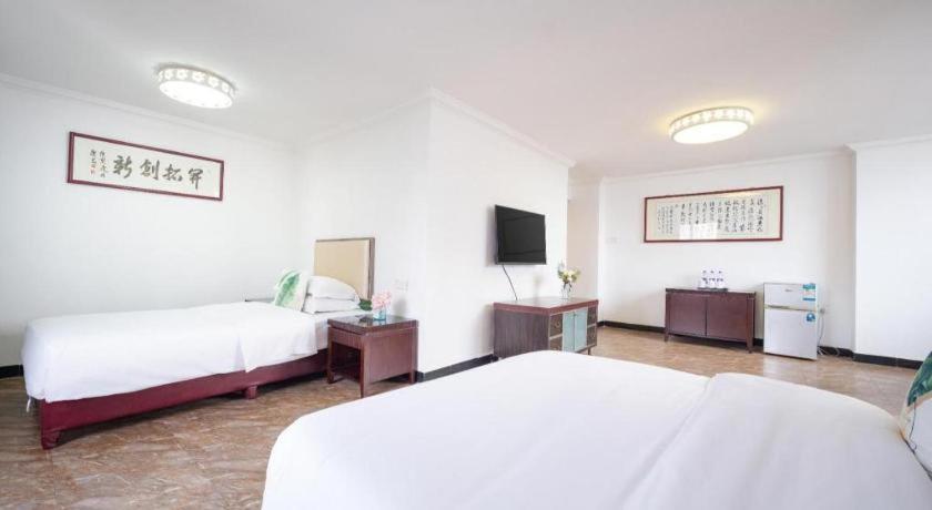 Wings Hotel Гуанчжоу Экстерьер фото