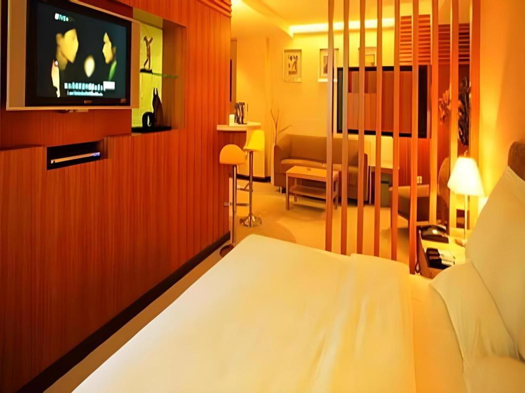 Wings Hotel Гуанчжоу Экстерьер фото