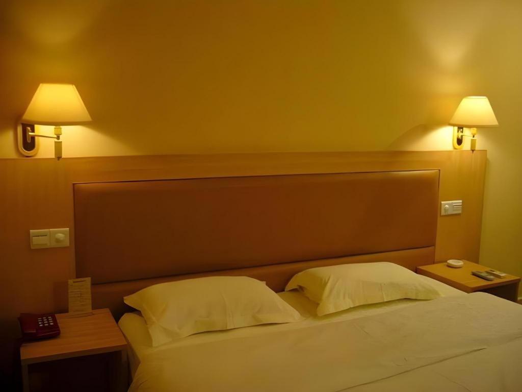 Wings Hotel Гуанчжоу Экстерьер фото